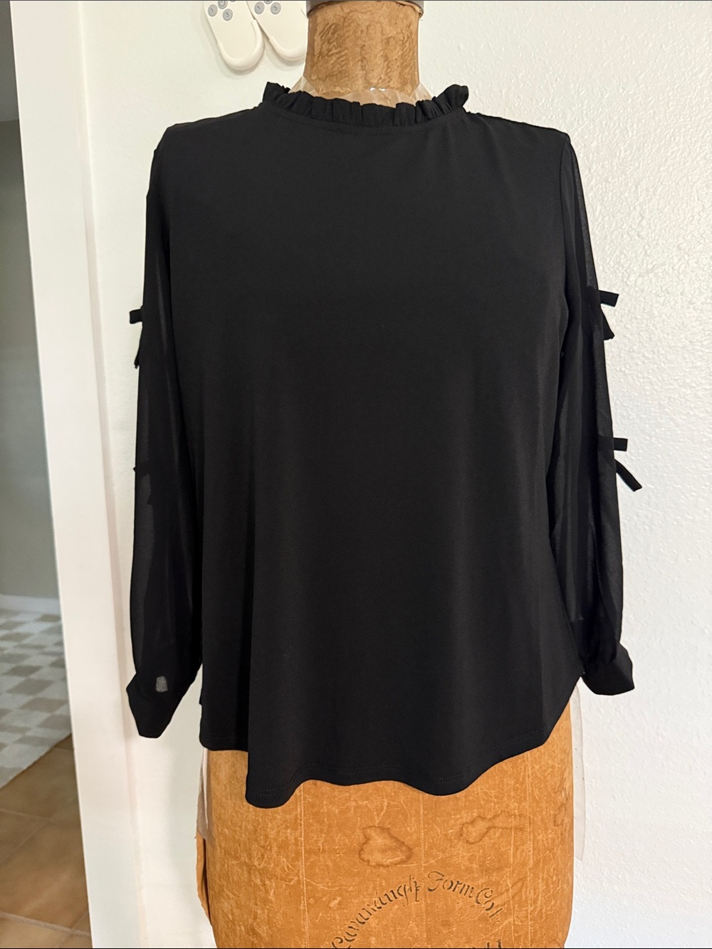 NWT Adrianna Papell Black Ruffle-Neck Long Sleeve Top with Bows Size M